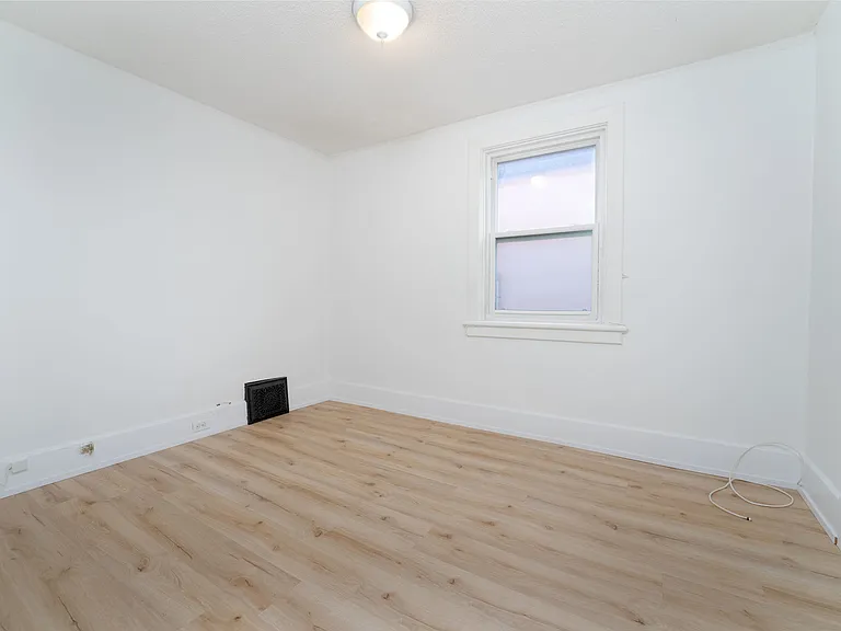 572 Chapel St #2A — Photo 3
