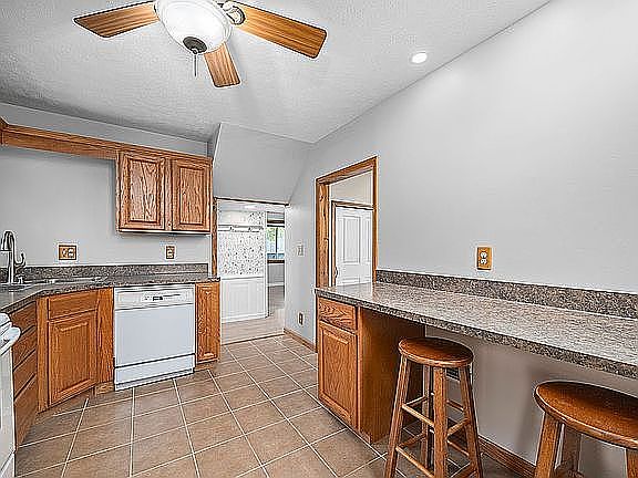 5th image of 14718 Denman Rd