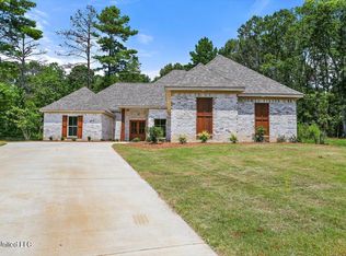 204 Faulkner Cv, Terry, MS 39170