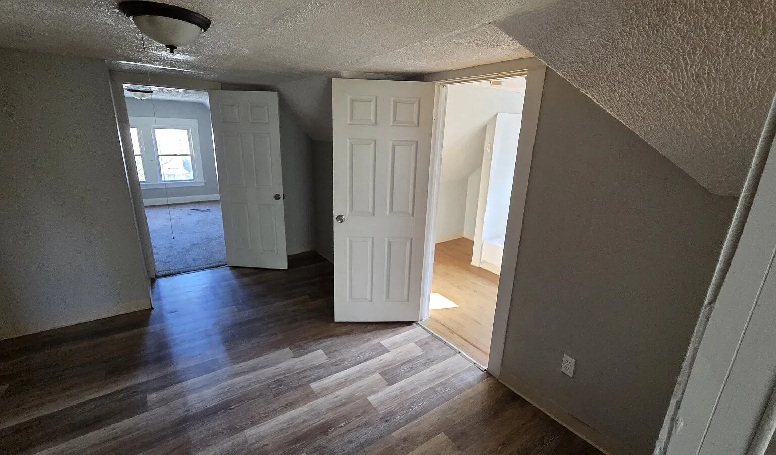 1 bed, 1.0 bath, $650 — Photo 2