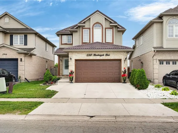 2560 Meadowgate Blvd, London, ON N6M 1L8