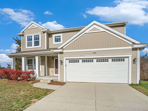 3rd image of 10152 Castle Creek Cir