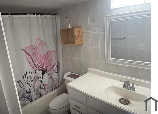 3 bed, 1000 sqft, $2,800 — Photo 4