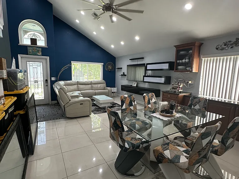 8 Elton Pl — Photo 10