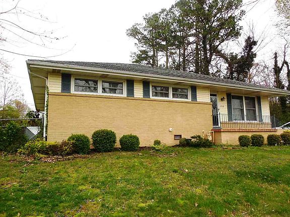 2nd image of 1318 Friedman Ln