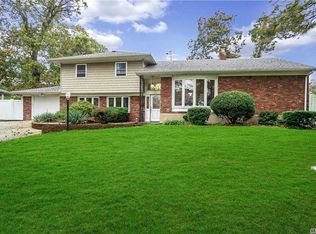 20 Newtown Ln, Melville, NY 11747