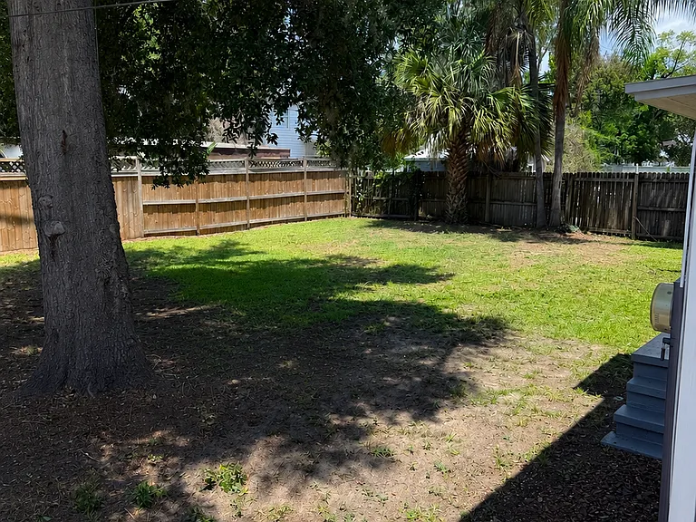 1420 Asher Ln — Photo 7