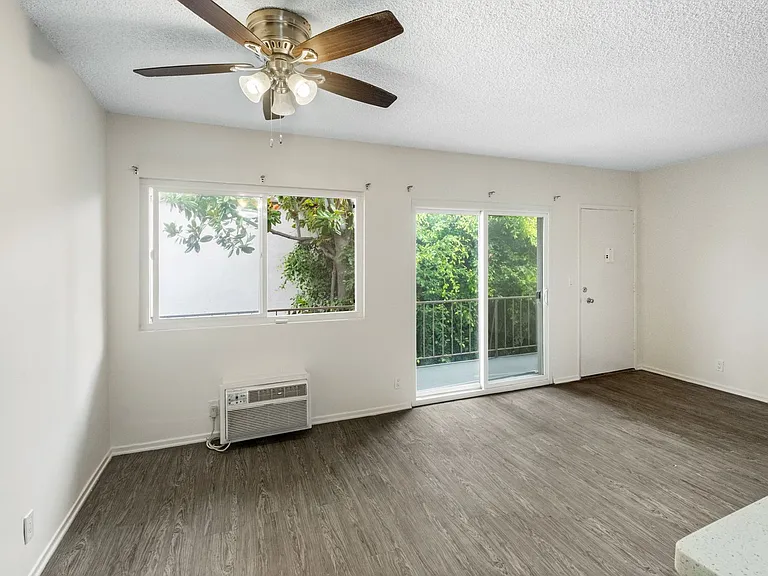 1808 N Harvard Blvd — Photo 10