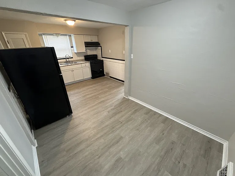 7441 Calvin Ave — Photo 11