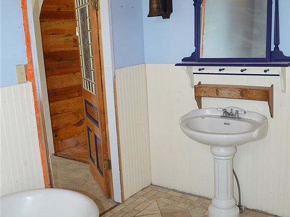5th image of 207 W Steptoe Ave