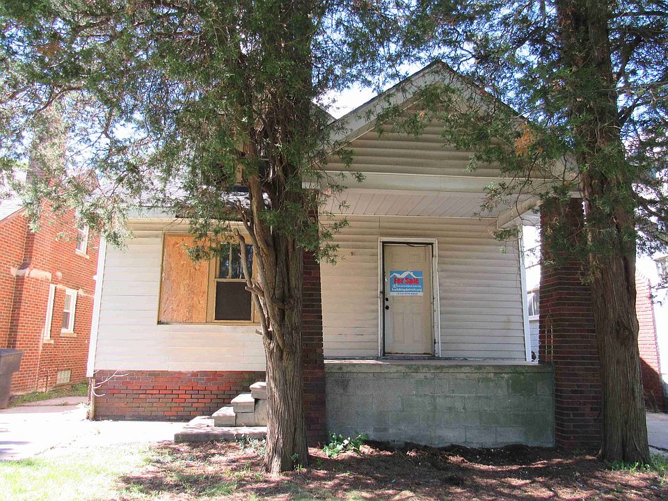 9243 Pinehurst
