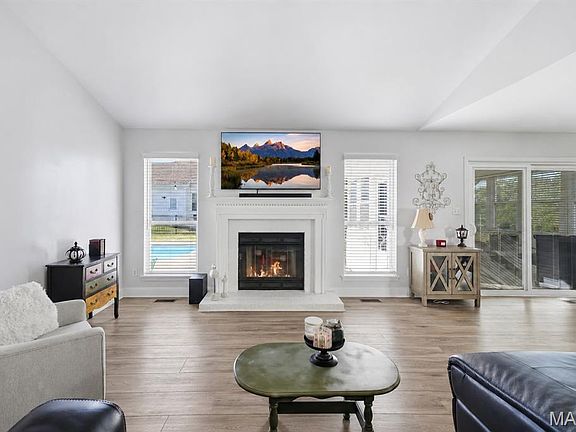 4th image of 1002 Seasons View Dr