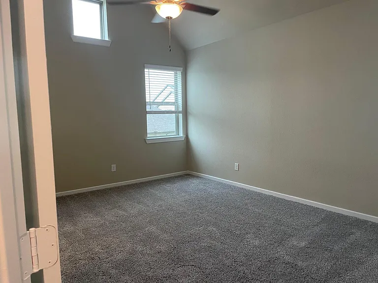 2507 Manor Valley Ct — Photo 13