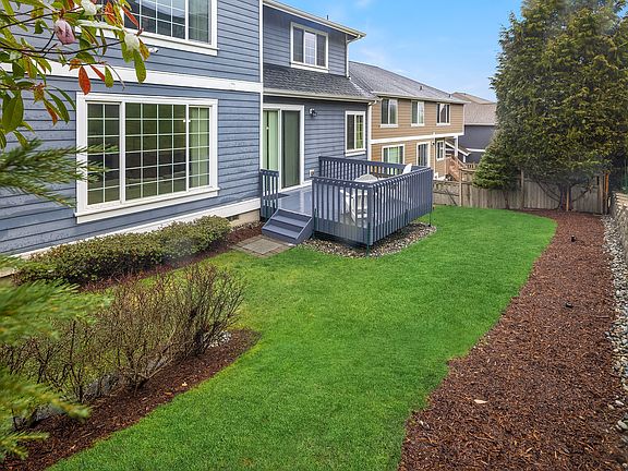 4th image of 1598 25th Ave NE