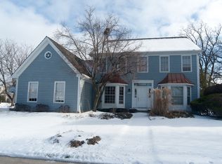 1397 Yorkshire Ln, Carol Stream, IL 60188