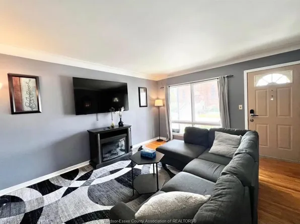 1484 Langlois Ave, Windsor, ON N8X 4M1