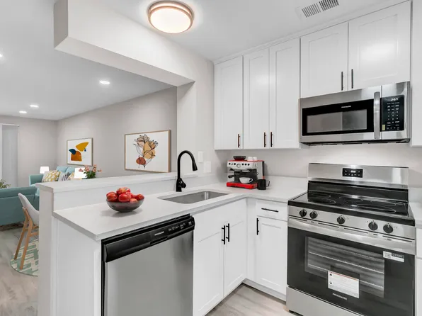 1530 Fort Johnson Rd APT 1K, Charleston, SC 29412
