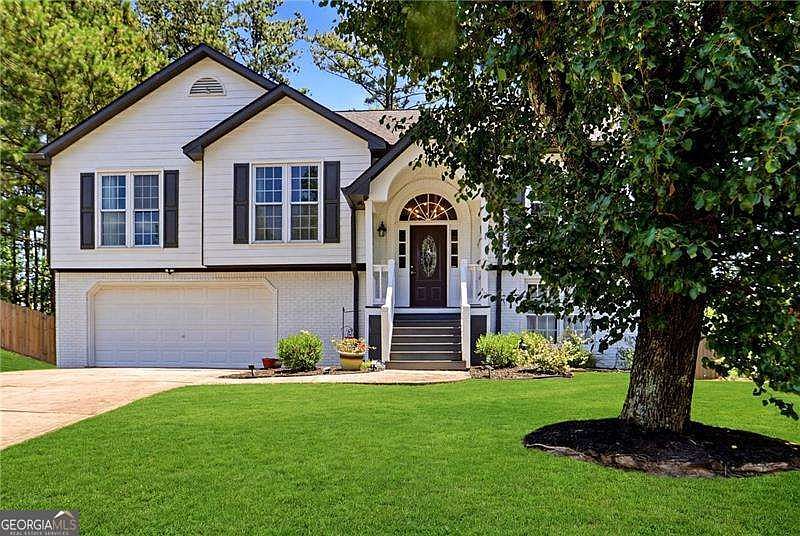 1st image of 925 Garner Spring Ln