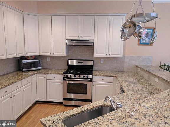 2nd image of 21168 Millwood Sq