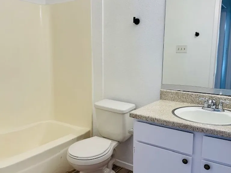 5907 Cougar Dr #C — Photo 7