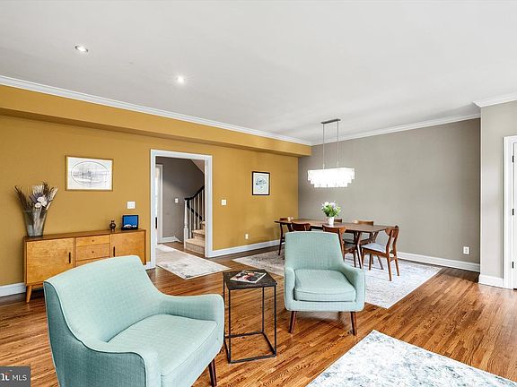 5th image of 12 Governors Ln