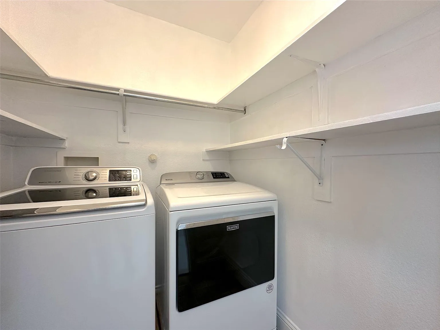 4 bed, 2945 sqft, $3,000 — Photo 3