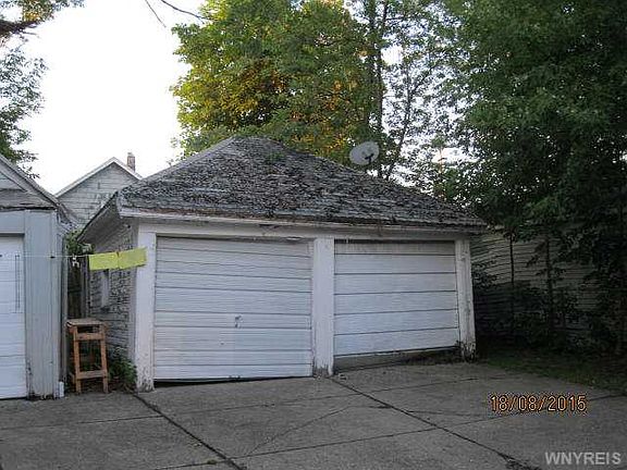 3rd image of 366 Hewitt Ave