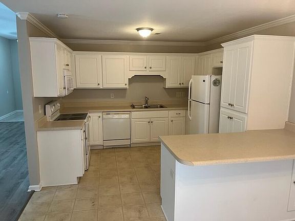 4th image of 2142 Sylvan Lake Drive