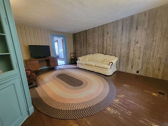 5th image of 8 Lovejoy Road