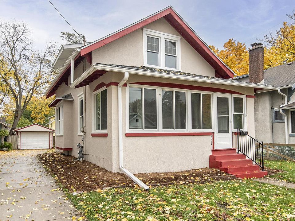 204 South West AVENUE, Waukesha, WI 53186 Zillow