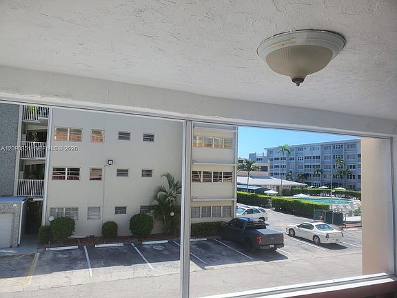 5th image of 215 SE 3rd Ave APT 206D