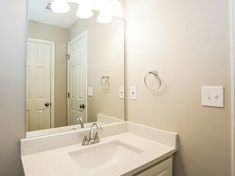 444 Village Bluff Dr — Photo 14