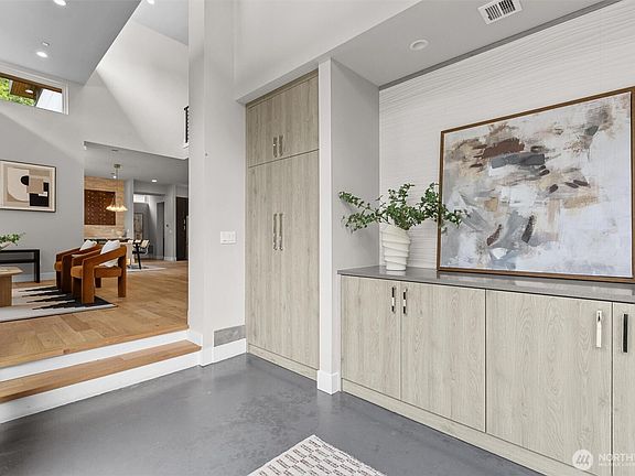 5th image of 16323 NE 44th Court