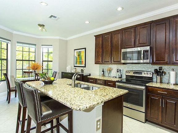 5th image of 10426 Wellington Parc Dr