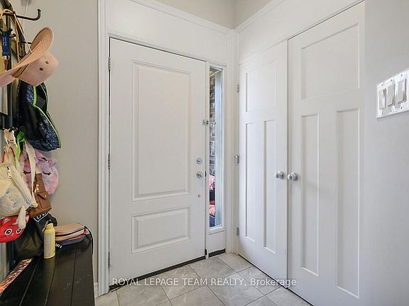 2nd image of 253 Fergus Cres