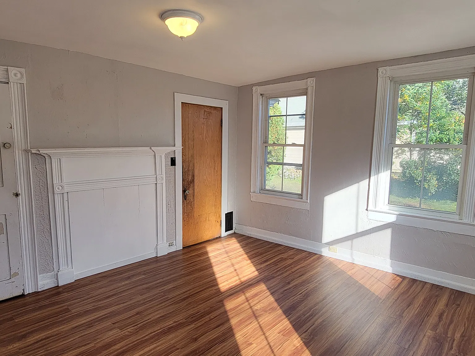 3 bed, 1100 sqft, $2,100 — Photo 4