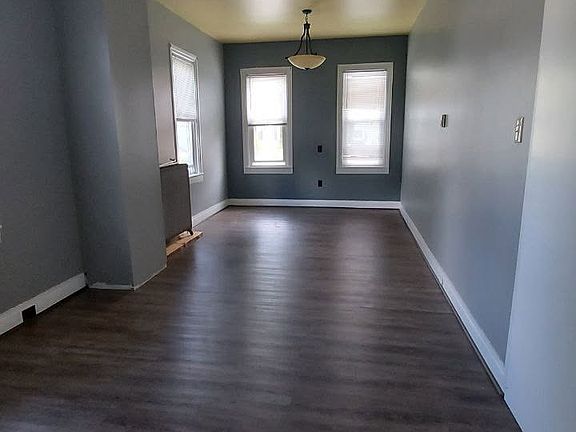 3rd image of 1165 Heidelberg Ave