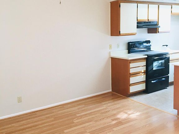 5th image of 476 E Cypress Ave #H