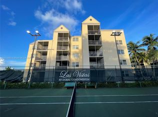 8373 Lake Dr APT 306, Doral, FL 33166