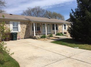 52 Four Winds Dr, Saint Peters, MO 63376