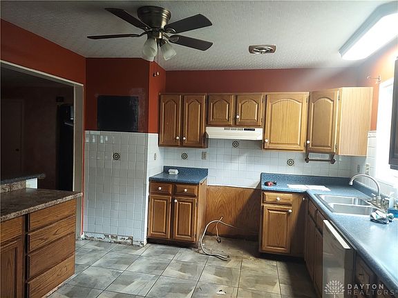 3rd image of 114 Parkgrove Dr