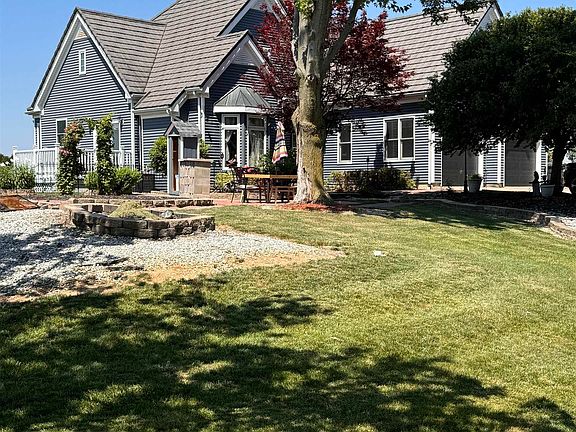 3rd image of 9 Riverview Dr