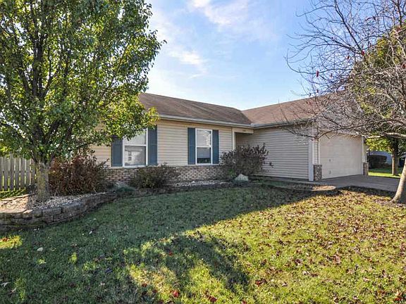 3rd image of 225 Ingram Dr