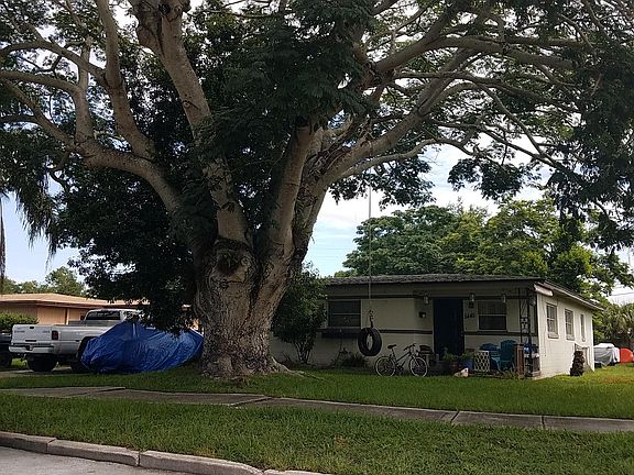 3rd image of 5445 San Luis Dr