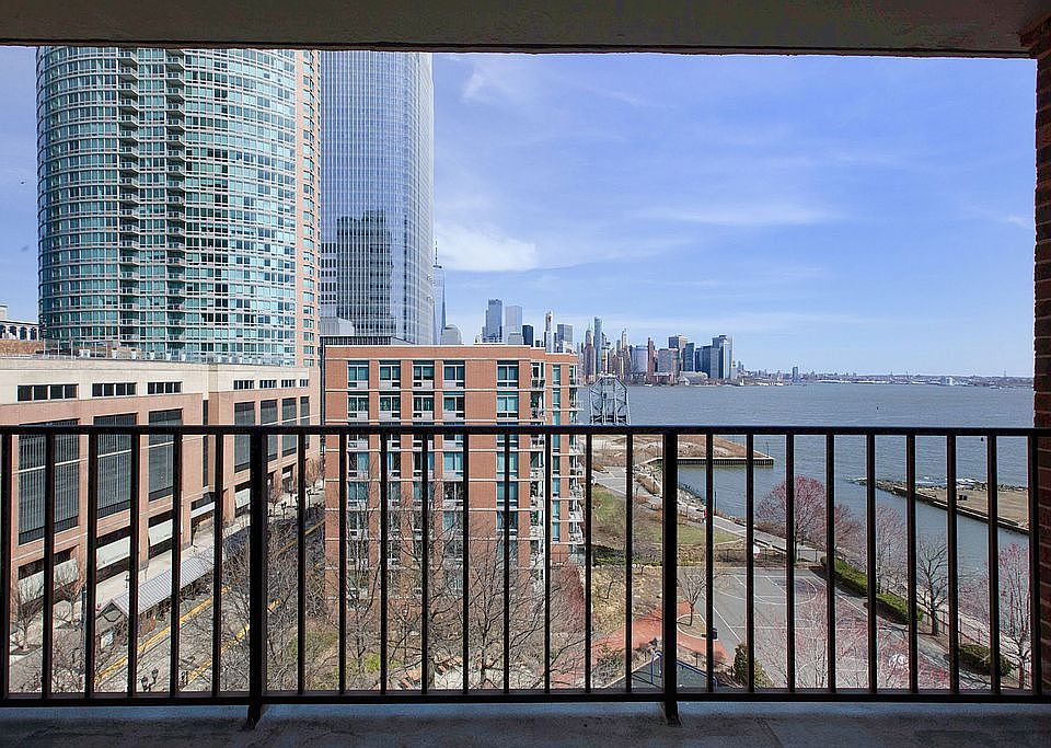 1st image of 1 Greene St APT 707