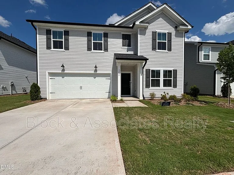 3230 Pelican Ln — Photo 1