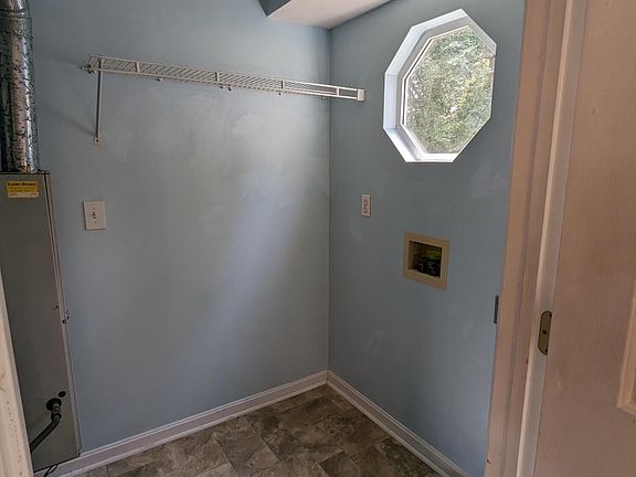 5th image of 413 River Oaks Dr
