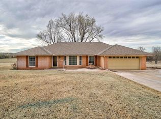 2909 Blue Spruce Rd, Edmond, OK 73025