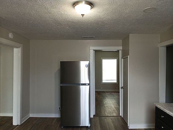 4th image of 130 Mobile St