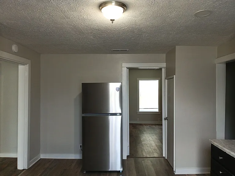 130 Mobile St — Photo 4